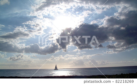 太平洋上的遊艇 82218269