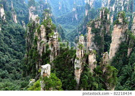 Sandstone stone pillars and Wuling source created by the natural life of hundreds of millions of years Sandstone stone pillars and Wuling source created by the natural life of hundreds of millions of years 82218434