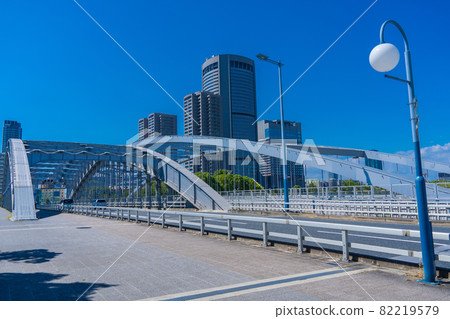 Osaka City Sakuranomiya Bridge (Ginbashi) and New Sakuranomiya Bridge 82219579