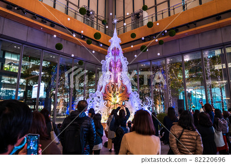 "Tokyo" Marunouchi Building Christmas Tree Illuminations "Tokyo" Marunouchi Building Christmas Tree Illuminations 82220696