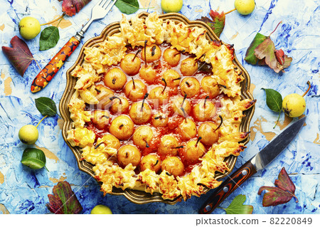 Tasty homemade pear pie Tasty homemade pear pie 82220849