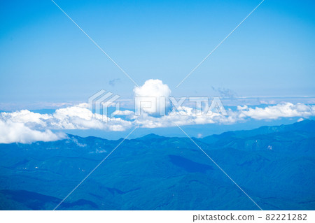 Nagano Prefecture Senjojiki Cirque The scenery and round clouds seen from Mt. Kisokoma Nagano Prefecture Senjojiki Cirque The scenery and round clouds seen from Mt. Kisokoma 82221282