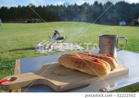 Camp breakfast 82222502