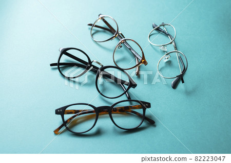 Eyeglass frame 82223047