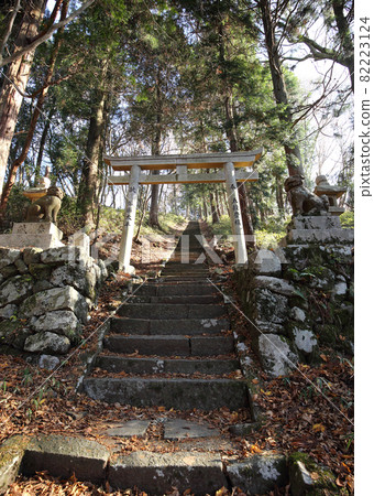 Katsuragiyama Shrine 82223124