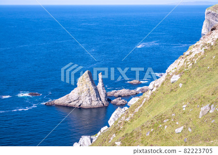 The An Bhuideal sea stack in County Donegal - The highest sea stack in Ireland 82223705