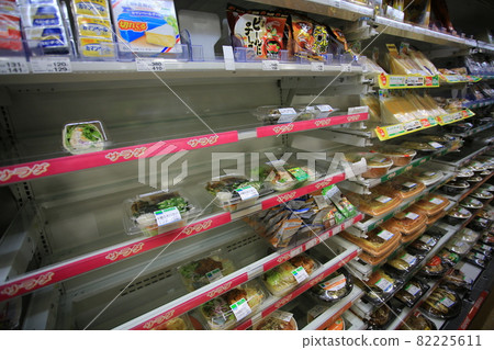 convenient store selling food in kyoto,japan 82225611