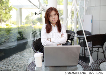 asian woman work at cafe asian woman work at cafe 82226207