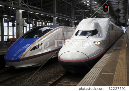 Lineup of Joetsu Shinkansen E4 series and new E7 series on the verge of retirement (Niigata Station) 82227591