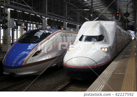 Lineup of Joetsu Shinkansen E4 series and new E7 series on the verge of retirement (Niigata Station) 82227592