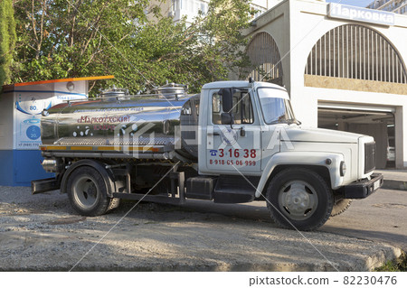 Vehicle had brought in a specialized market stalls artesian drinking water "Markotkhsky key". Gelendzhik, Krasnodar region, Russia 82230476
