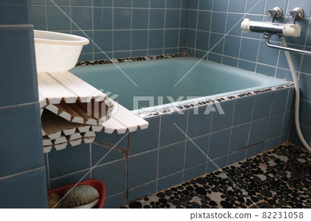 Old bath Old bath 82231058