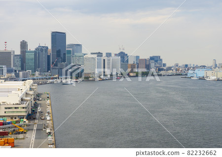 [東京] 從彩虹橋到竹芝碼頭的街景 82232662