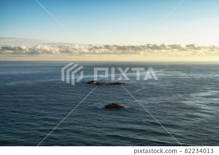 Coastal rocks in Gyeongpo Beach Sunrise 82234013