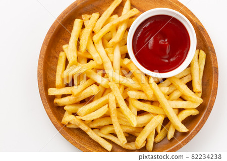 從白色背景上的鳥瞰圖看到的炸薯條 從白色背景上的鳥瞰圖看到的炸薯條 82234238