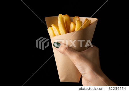 女性手用炸薯條 82234254