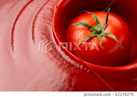 Tomato and ketchup 82234276