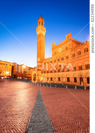 Siena, Italy - Campo Square and the Mangia Tower Siena, Italy - Campo Square and the Mangia Tower 82234999