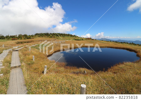 Climbing Mt. Naeba in Niigata Prefecture in autumn in September 2021 Climbing Mt. Naeba in Niigata Prefecture in autumn in September 2021 82235818