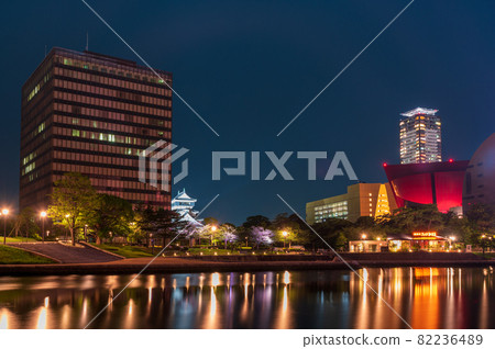 Night view of Ogura city center 82236489