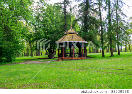 Chinese gazebo in Sofiyivka park in Uman, Ukraine Chinese gazebo in Sofiyivka park in Uman, Ukraine 82239988