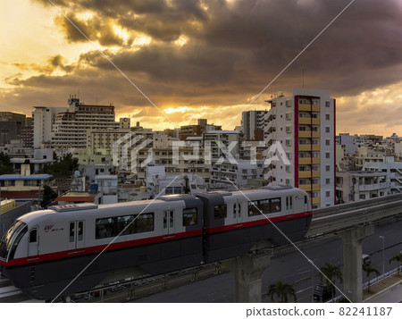 Okinawa Naha Yui Rail 靠近牧志站 / 那霸，沖繩，日本 82241187