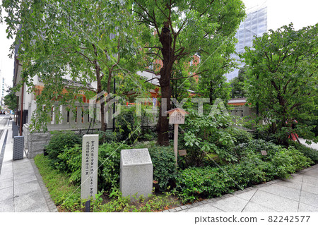 Fukutoku Shrine, a cityscape of Nihonbashi Muromachi, Tokyo Fukutoku Shrine, a cityscape of Nihonbashi Muromachi, Tokyo 82242577