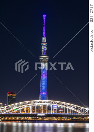 “東京”點亮白須橋和東京晴空塔 “東京”點亮白須橋和東京晴空塔 82242757