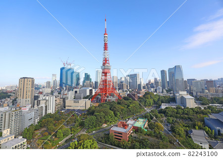 東京鐵塔和城市的城市景觀 82243100