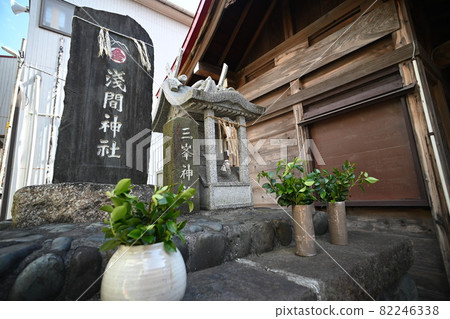 Shimojin Shrine 82246338