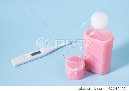 Syrup medicine Image material for children's medicine 82246432