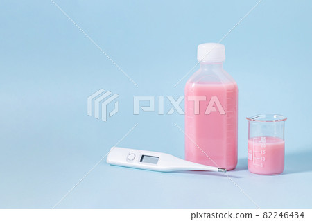 Syrup medicine Image material for children's medicine 82246434