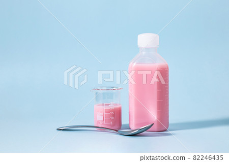 Syrup medicine Image material for children's medicine 82246435