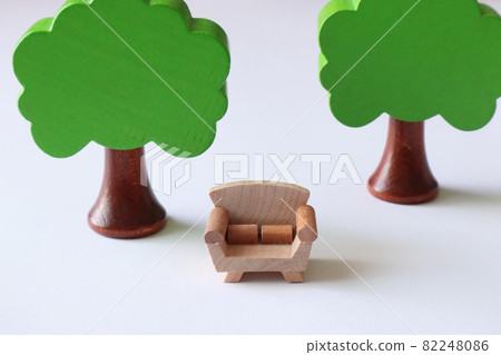 沙發上慢慢沐浴森林 82248086