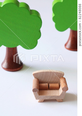 沙發上慢慢沐浴森林 82248088