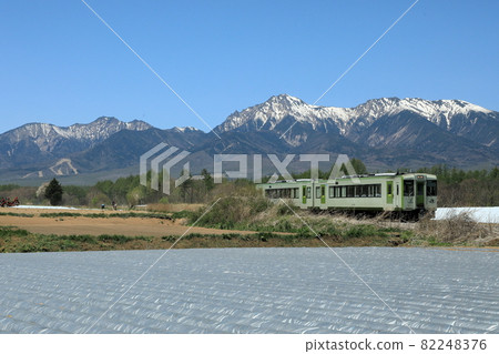 八岳·生菜高速(野邊山~信濃川上)的小海線紀葉110系列 八岳·生菜高速(野邊山~信濃川上)的小海線紀葉110系列 82248376