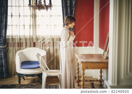 照鏡子的女人 照鏡子的女人 82248920
