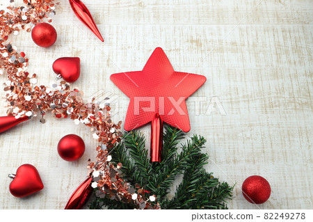 Christmas tree and star decorations, ornaments 82249278