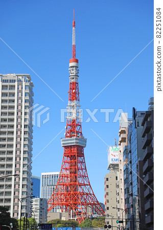 Tokyo Tower seen from Sakurada Street Tokyo Tower seen from Sakurada Street 82251084