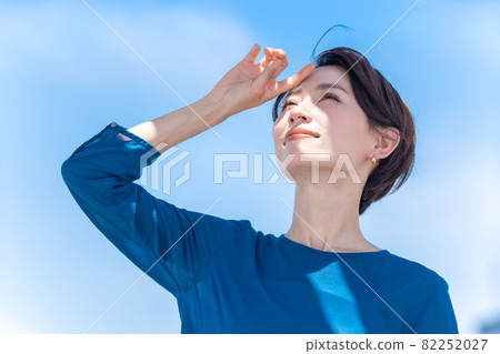 Beauty image blue sky 82252027