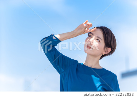 Beauty image blue sky Beauty image blue sky 82252028