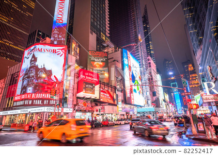"New York" Times Square, the center of the world 82252417