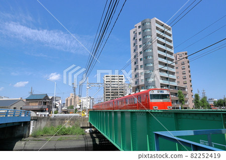 A railway bridge on the Meitetsu Tokoname Line over the Shinbori River in Minami-ku, Atsuta-ku, Nagoya 82252419