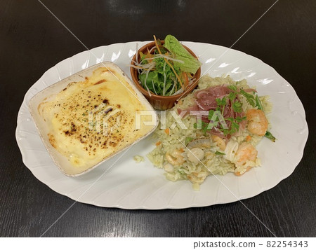 火腿羅勒燴飯 火腿羅勒燴飯 82254343