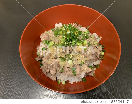 大蔥咸牛肋骨碗 大蔥咸牛肋骨碗 82254347