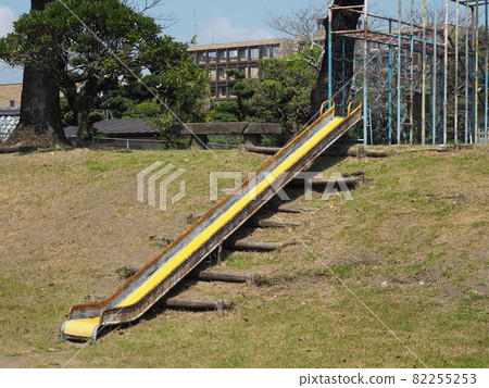 Yellow slide 82255253