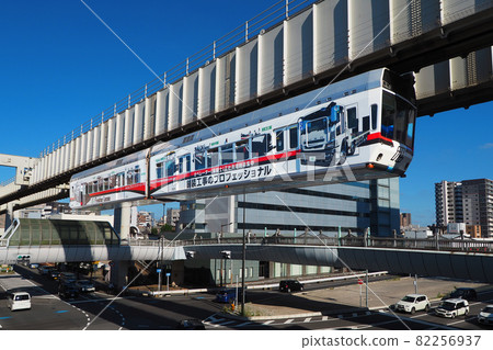 千葉都市單軌電車在路上 | 市政廳附近 千葉都市單軌電車在路上 | 市政廳附近 82256937