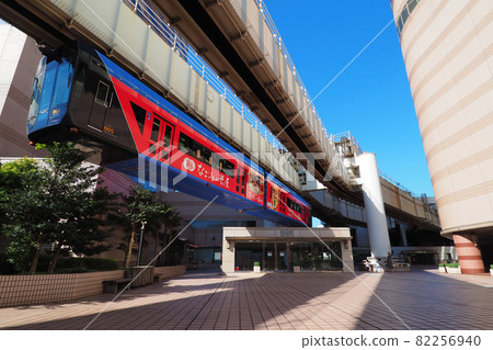 貫穿建築區的千葉都市單軌電車 | 千葉站 貫穿建築區的千葉都市單軌電車 | 千葉站 82256940