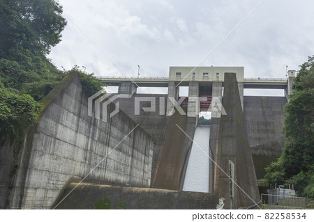 茨城縣日立市十尾大壩的排水 茨城縣日立市十尾大壩的排水 82258534