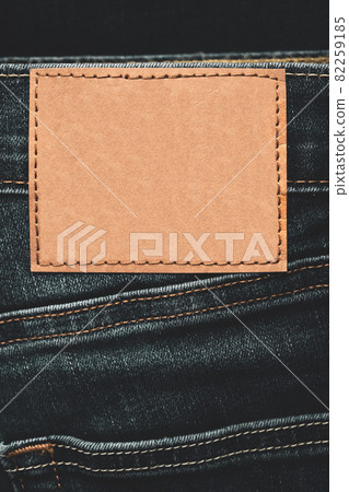 Blank label on jeans 82259185